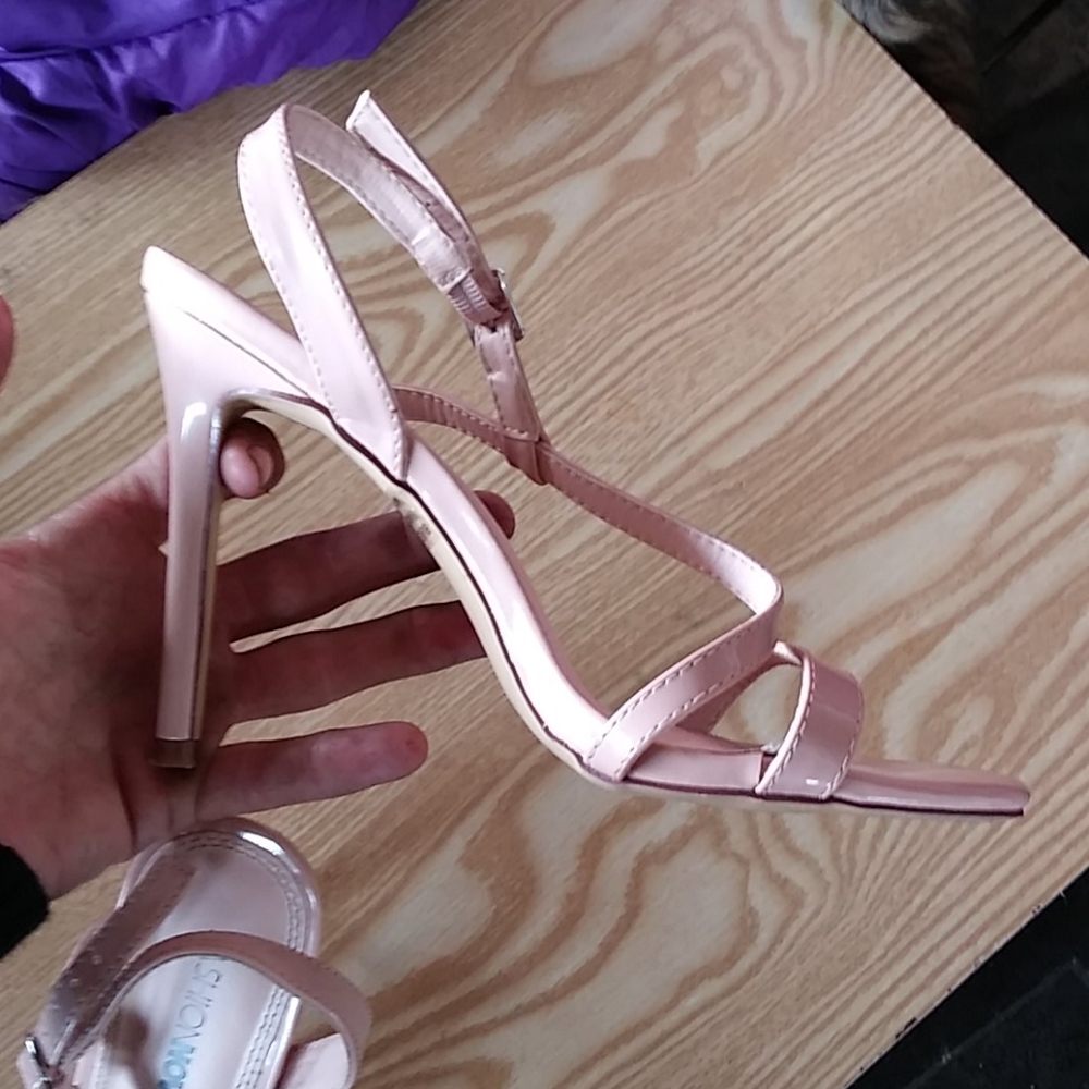 Heels - Picture 4 of 5